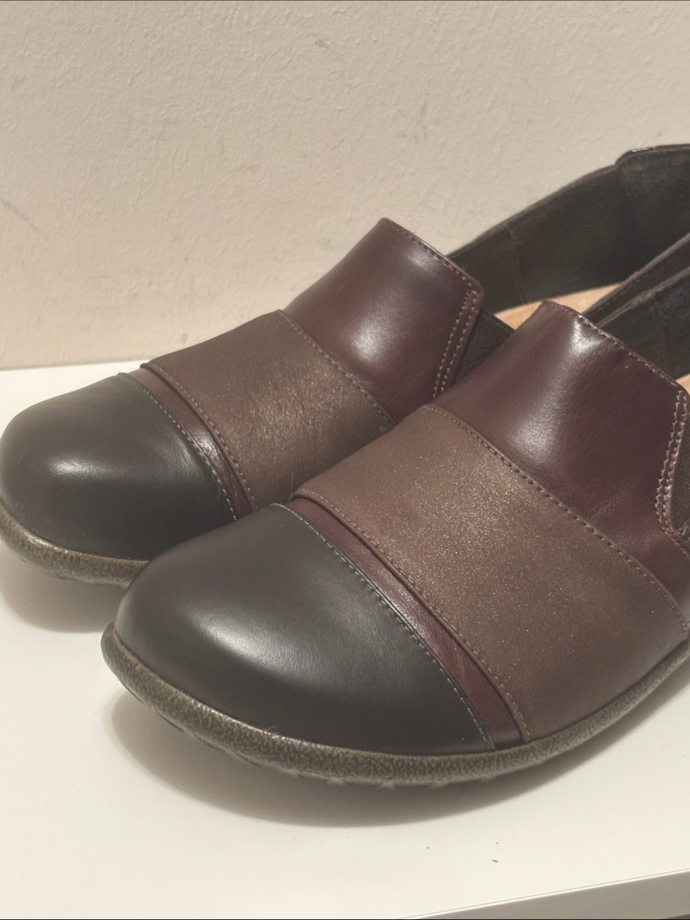 Naot Two-Tone Brown Leather Slip-On Loafers 40/9 comfort - Picture 9 of 10